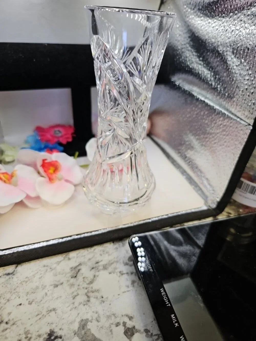 VINTAGE BEAUTIFUL CRYSTAL CUT GLASS SMALL ROUND VASE DIAMOND AND FAN CUTS 2-½